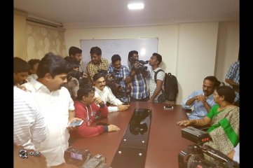 RGV Meeting With Vangaveeti Family